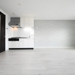 リビング、室内白基調の内装に仕上げております。居間